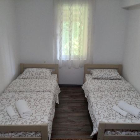 Guest House Erdan Plav Buitenkant foto