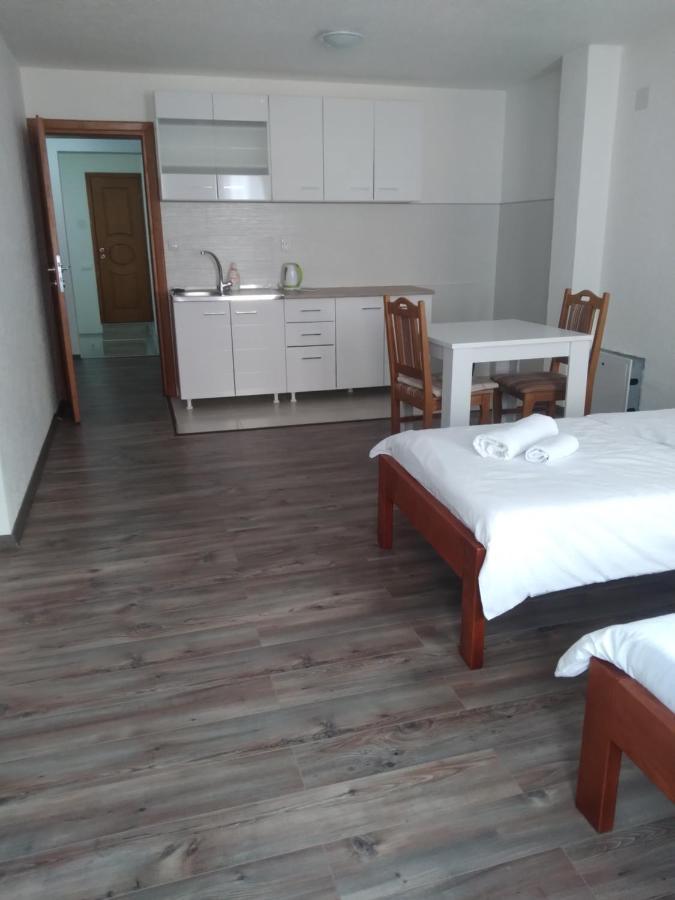 Guest House Erdan Plav Buitenkant foto